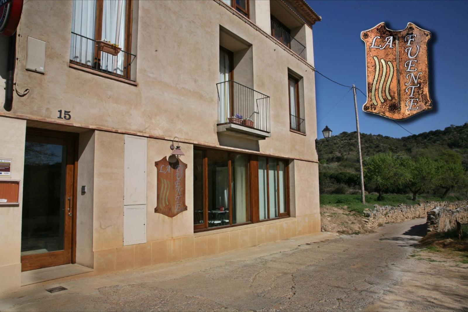 Hostal La Fuente Buera Ngoại thất bức ảnh