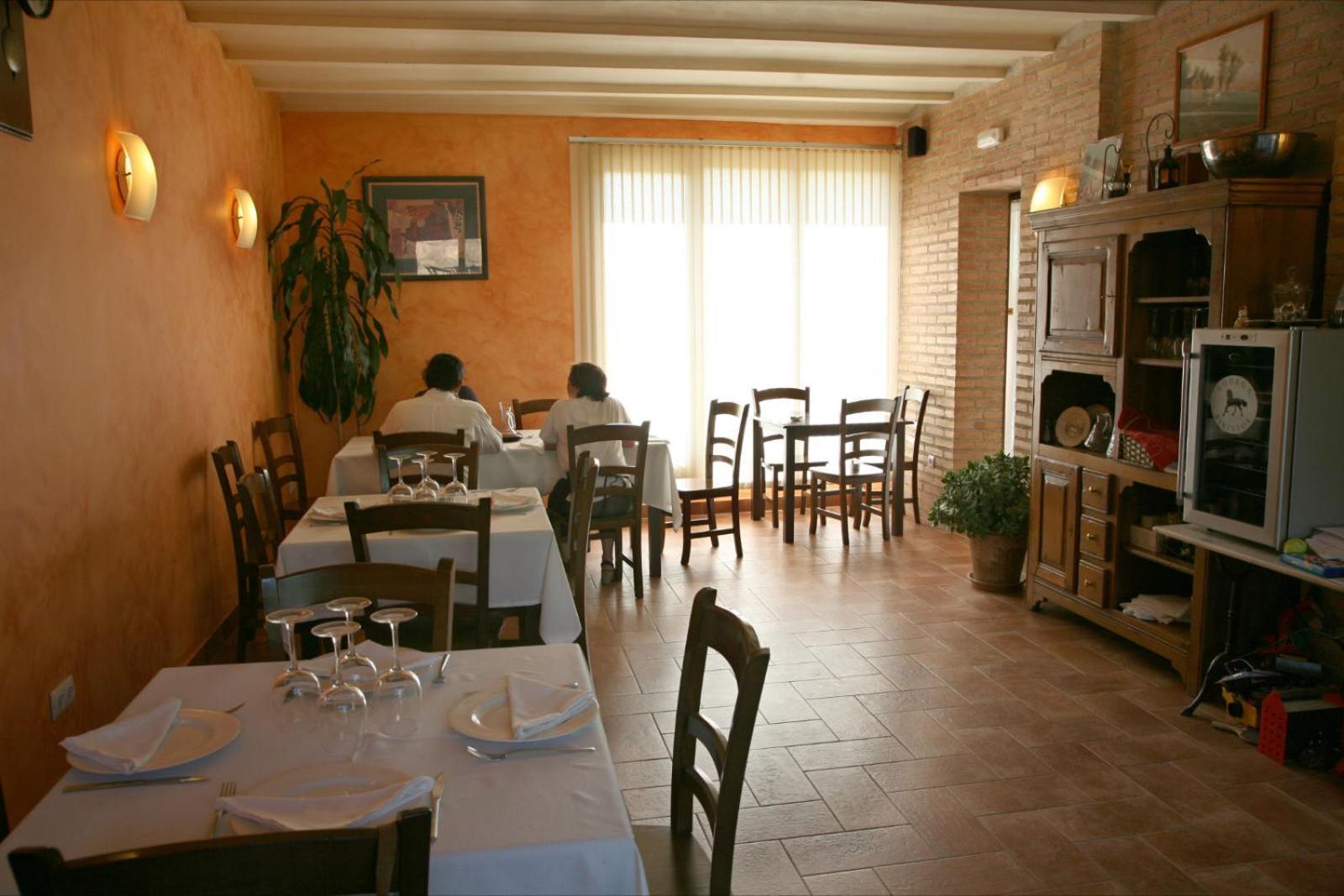 Hostal La Fuente Buera Ngoại thất bức ảnh