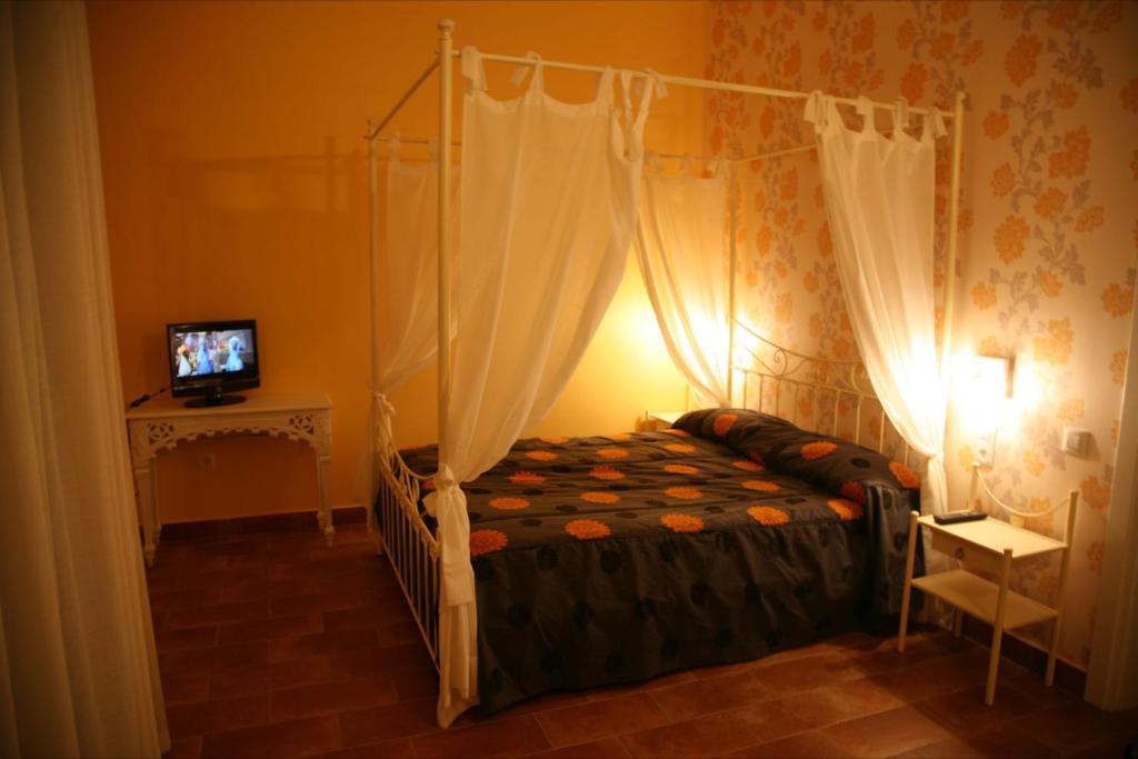 Hostal La Fuente Buera Ngoại thất bức ảnh